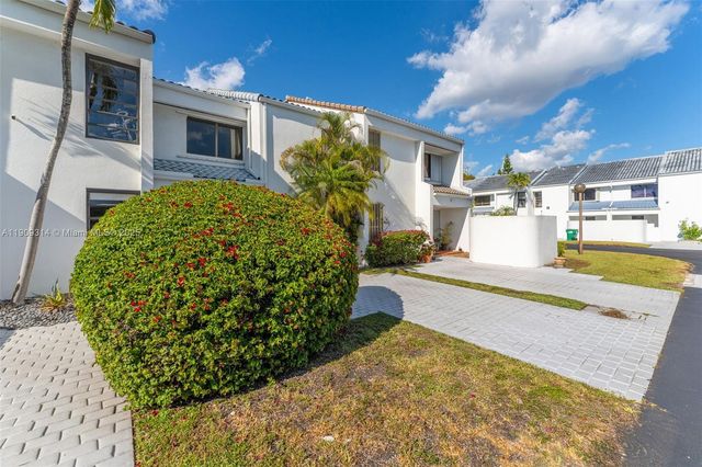 10215 SW 89th St, Miami, FL 33176