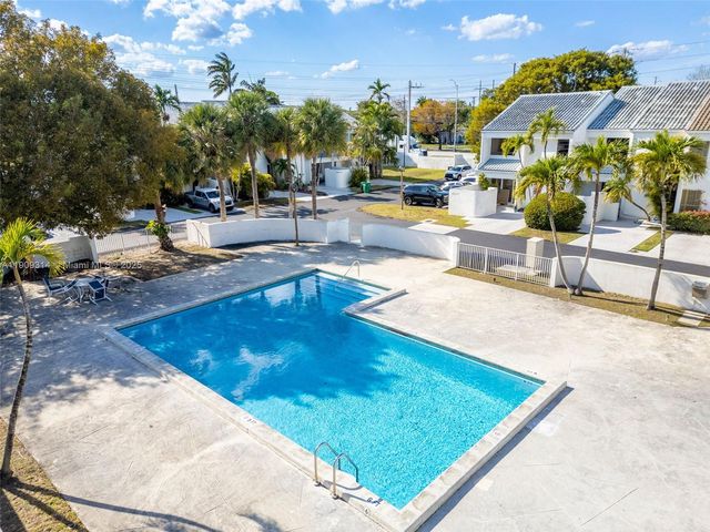 10215 SW 89th St, Miami, FL 33176