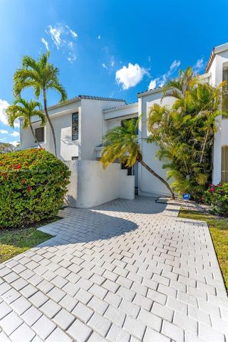 10215 SW 89th St, Miami, FL 33176