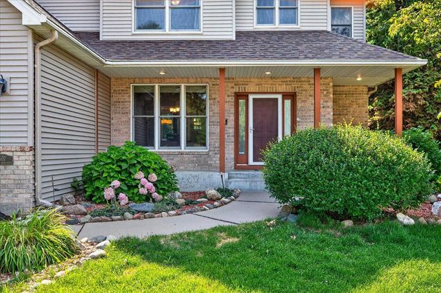 507 Dorland Road S, Maplewood, MN 55119