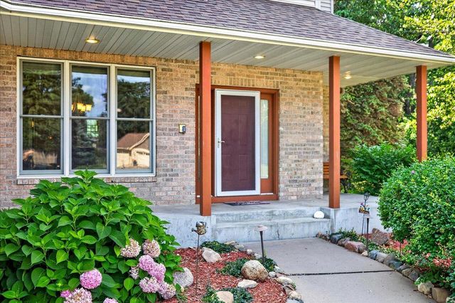 507 Dorland Road S, Maplewood, MN 55119