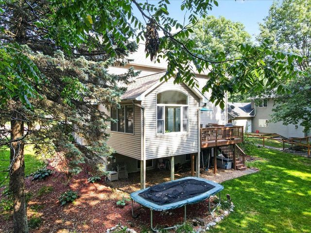 507 Dorland Road S, Maplewood, MN 55119