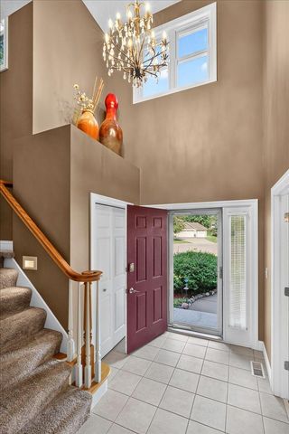 507 Dorland Road S, Maplewood, MN 55119