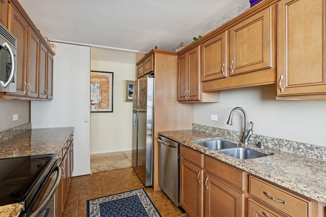 360 E RANDOLPH Street 1208, Chicago, IL 60601