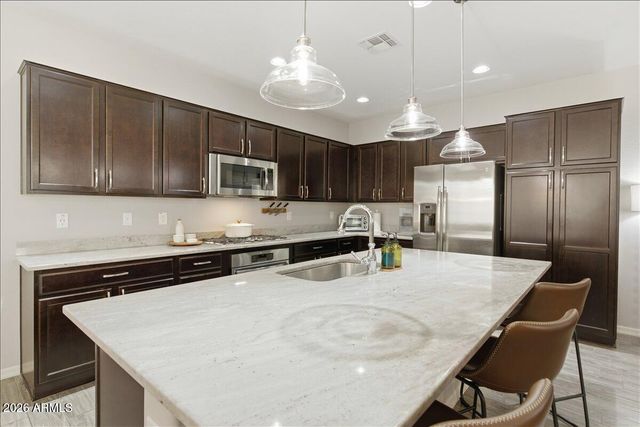 2245 S WALLRADE Lane, Gilbert, AZ 85295