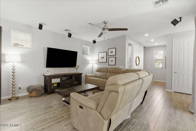 2245 S WALLRADE Lane, Gilbert, AZ 85295