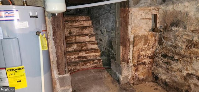 321 CHESTNUT, Mount Holly Springs, PA 17065