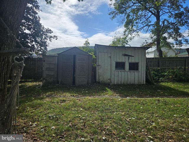 321 CHESTNUT, Mount Holly Springs, PA 17065