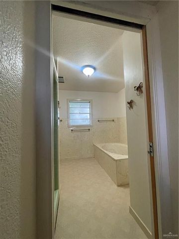 3929 E Business 83, Weslaco, TX 78596