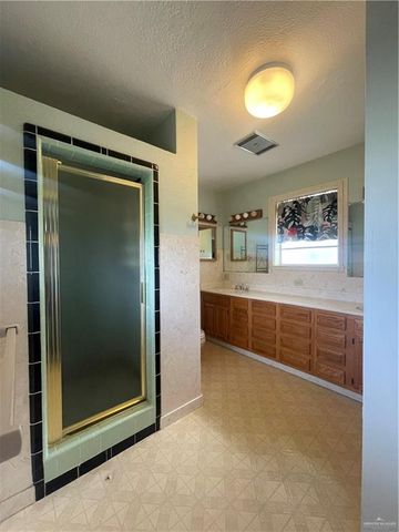 3929 E Business 83, Weslaco, TX 78596