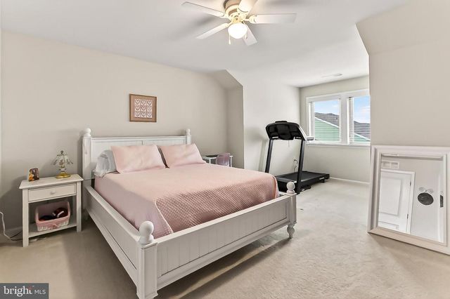 6312 VIRGINIA BLUEBELL LN, Haymarket, VA 20169