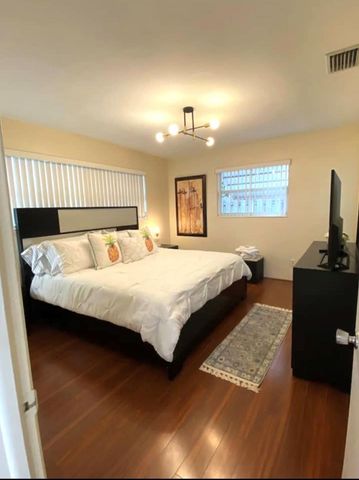 1641 NE 55th Street, Fort Lauderdale, FL 33334