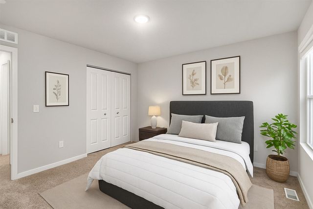 17549 Beechwood Lane, Spring Lake, MI 49456