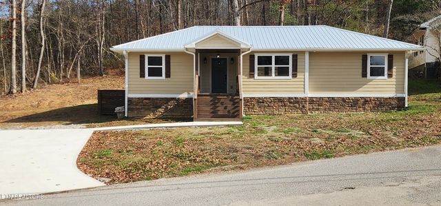 590 Litton Rd, Oneida, TN 37841