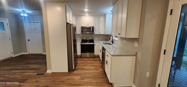 590 Litton Rd, Oneida, TN 37841