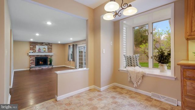 6 HILLCREST CIR, Doylestown, PA 18901