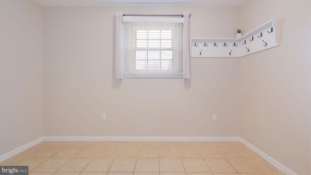 6 HILLCREST CIR, Doylestown, PA 18901