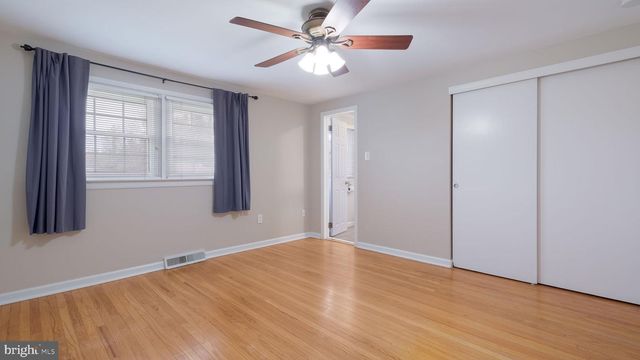 6 HILLCREST CIR, Doylestown, PA 18901