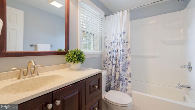 6 HILLCREST CIR, Doylestown, PA 18901