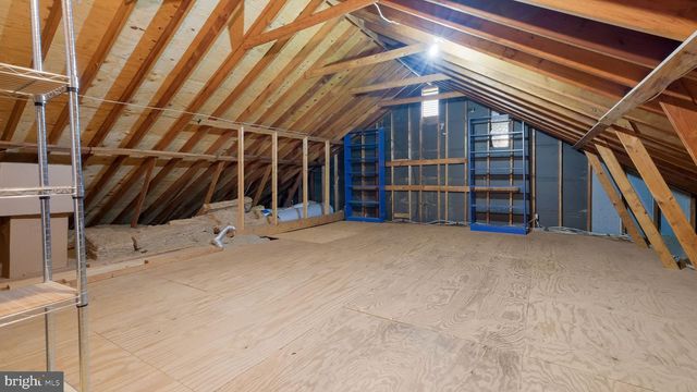 6 HILLCREST CIR, Doylestown, PA 18901