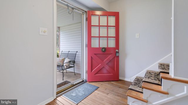 6 HILLCREST CIR, Doylestown, PA 18901
