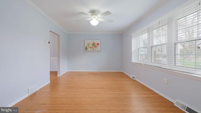 6 HILLCREST CIR, Doylestown, PA 18901