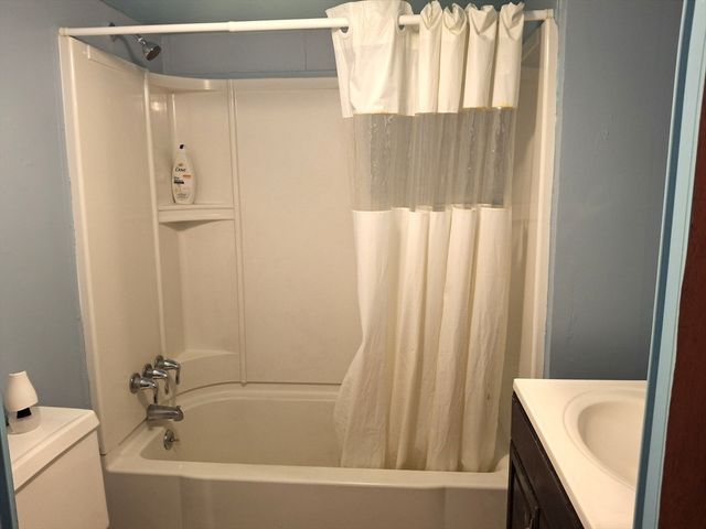 85 Idlewood St, Southbridge, MA 01550