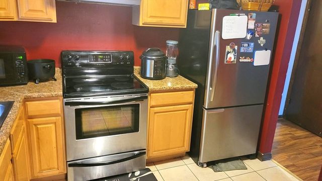 85 Idlewood St, Southbridge, MA 01550