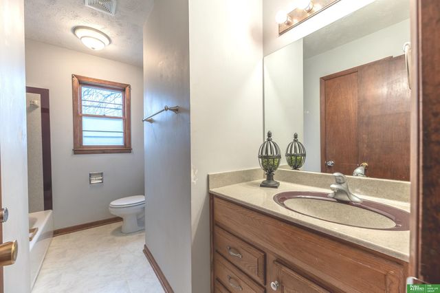 1705 GREGG Road, Bellevue, NE 68005