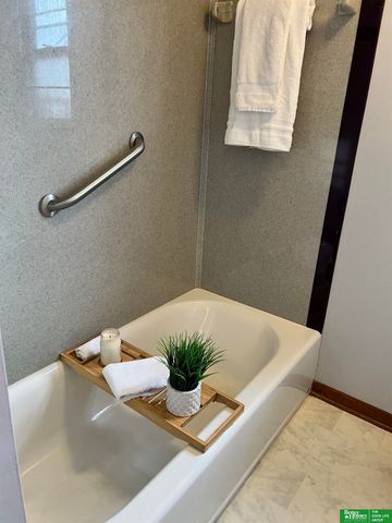 1705 GREGG Road, Bellevue, NE 68005