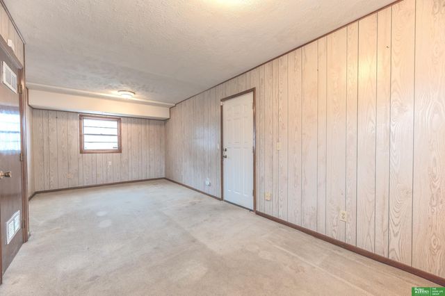 1705 GREGG Road, Bellevue, NE 68005