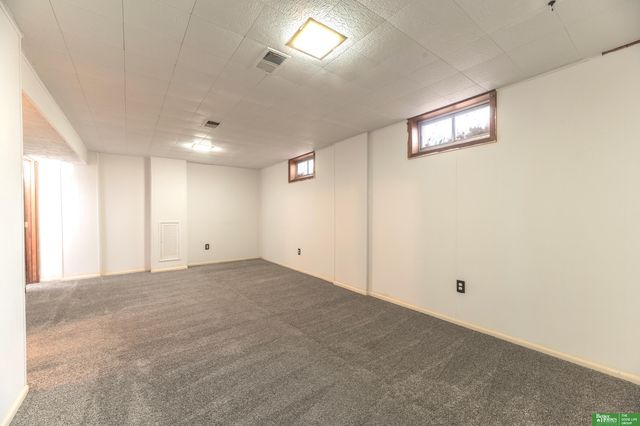 1705 GREGG Road, Bellevue, NE 68005