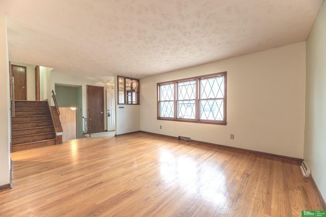 1705 GREGG Road, Bellevue, NE 68005