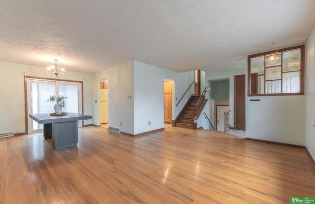 1705 GREGG Road, Bellevue, NE 68005