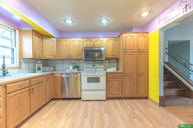 1705 GREGG Road, Bellevue, NE 68005