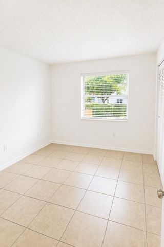 431 EXECUTIVE CENTER Drive 204, West Palm Beach, FL 33401