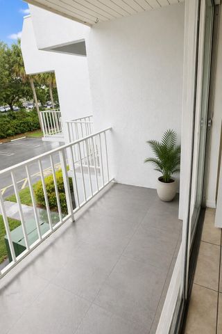 431 EXECUTIVE CENTER Drive 204, West Palm Beach, FL 33401