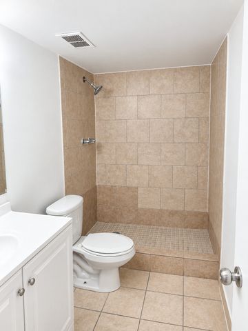 431 EXECUTIVE CENTER Drive 204, West Palm Beach, FL 33401