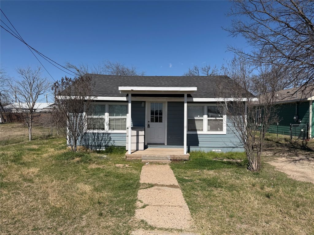 1403 SE Martin Luther King Jr Street, Mineral Wells, TX 76067