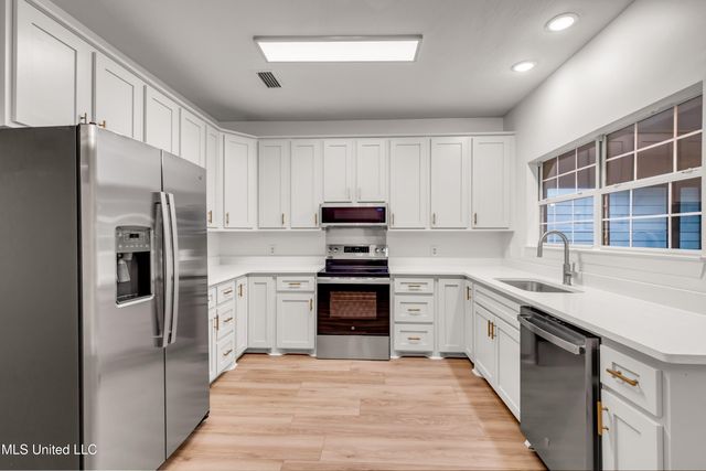 1528 Barracuda Drive, Gautier, MS 39553