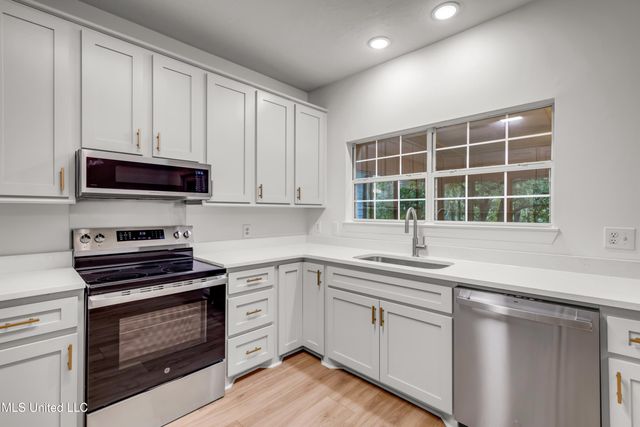 1528 Barracuda Drive, Gautier, MS 39553