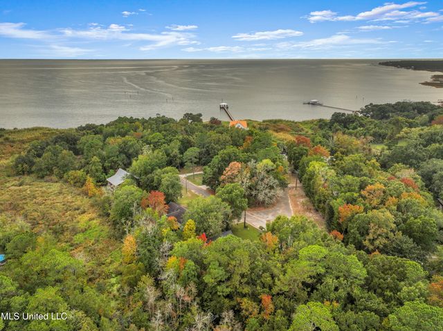 1528 Barracuda Drive, Gautier, MS 39553