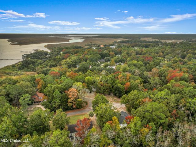 1528 Barracuda Drive, Gautier, MS 39553