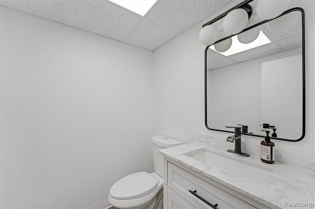 174 Hillboro Drive, Bloomfield Hills, MI 48301