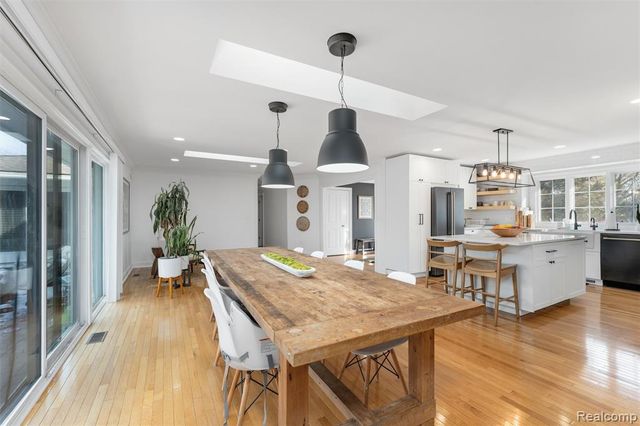 174 Hillboro Drive, Bloomfield Hills, MI 48301