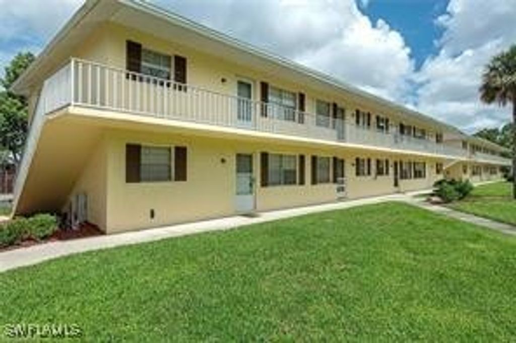 3325 Airport RD N R3, Naples, FL 34105