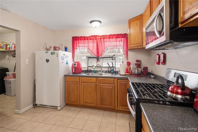 21510 Remick Drive, Clinton Township, MI 48036