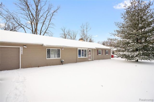 21510 Remick Drive, Clinton Township, MI 48036