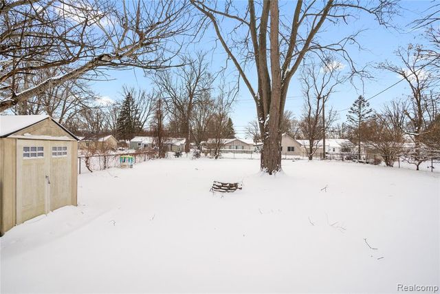 21510 Remick Drive, Clinton Township, MI 48036