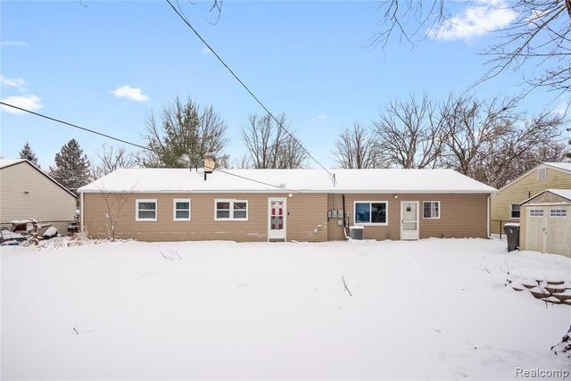 21510 Remick Drive, Clinton Township, MI 48036